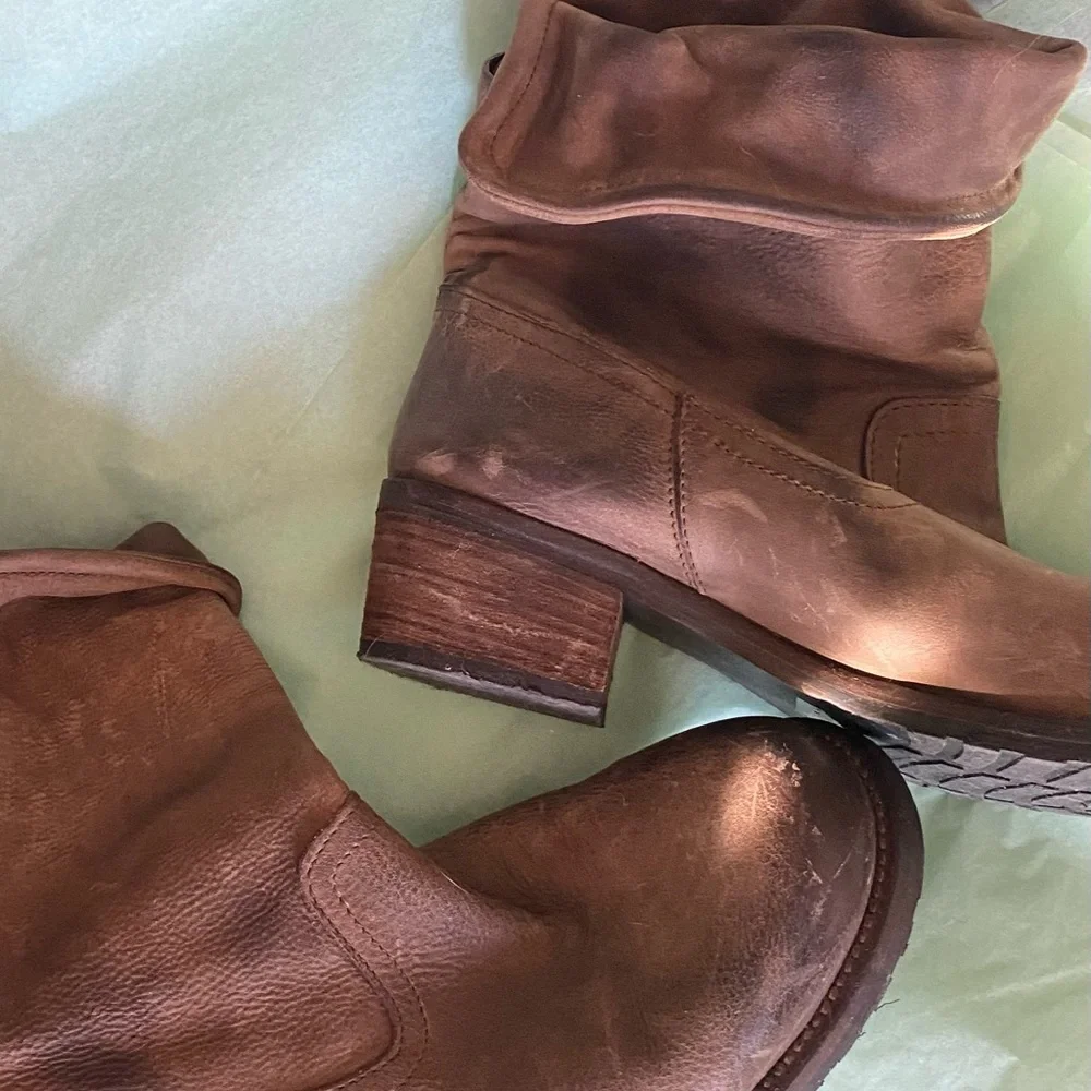 NWOT Kobra Italian Leather Studded Slouchy Ankle Boots